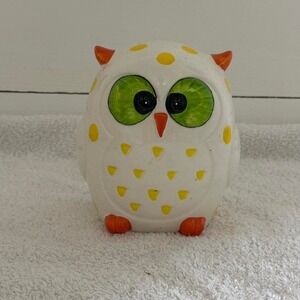 Mid Century Ceramic Owl Coin Bank 4.5 In Tall with Stopper Excellent Condition